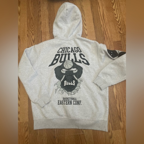 Chicago Bulls Hoodie by Josh Denzel Large - Picture 5 of 13